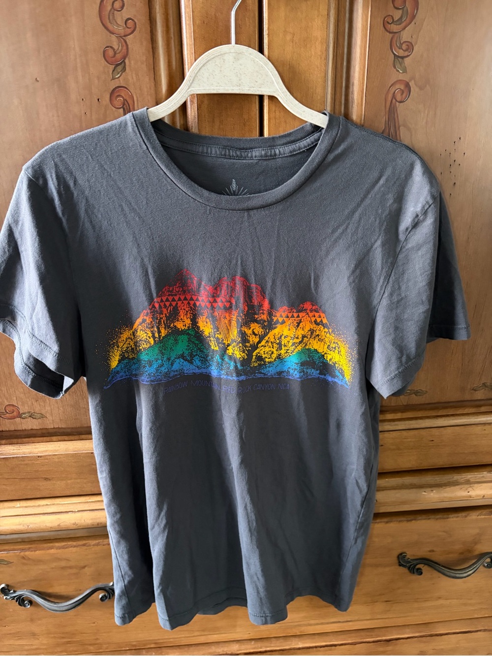 Red Rock Canyon Mountain Graphic Women’s T-shirt